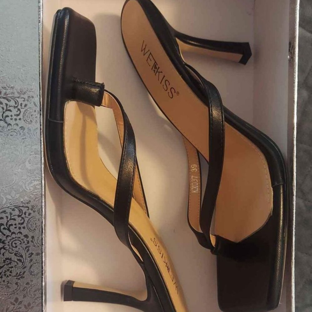 Wet Kiss Heels